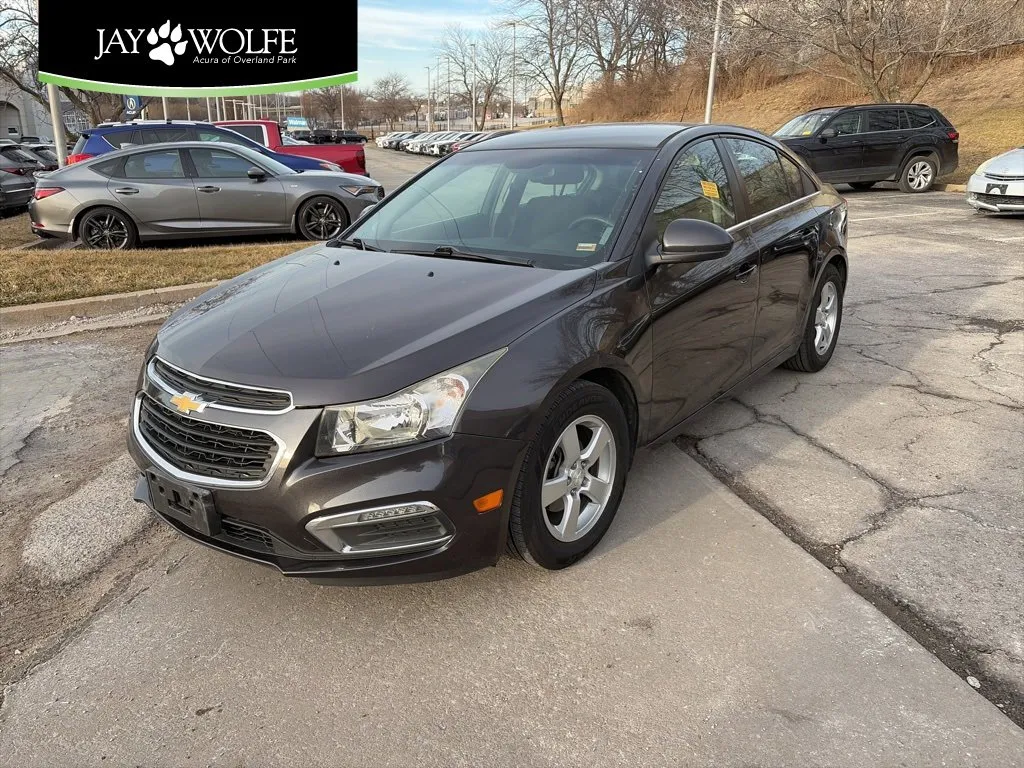 Used 2016 Chevrolet Cruze Limited 1LT with VIN 1G1PE5SBXG7184756 for sale in Overland Park, KS