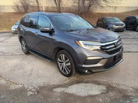 Another view of 2017 Honda Pilot Elite for sale in Overland Park, KS at Acura of Overland Park