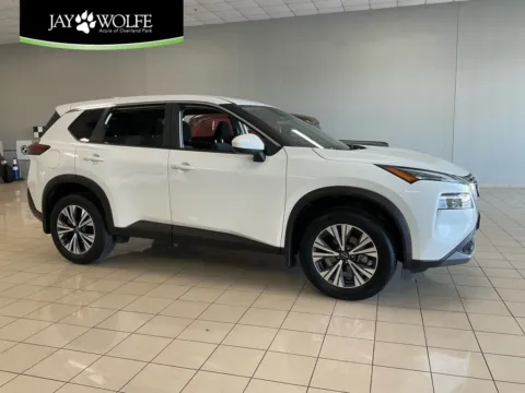 White 2023 Nissan Rogue SV for sale in Overland Park, KS