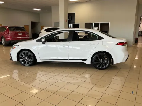 More photos of 2023 Toyota Corolla SE at Acura of Overland Park, KS