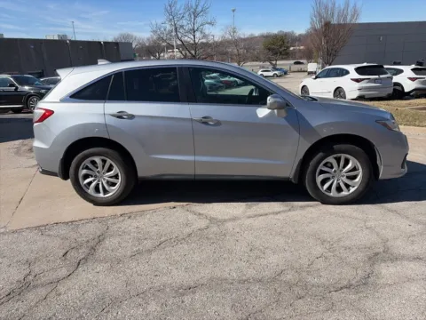 More photos of 2017 Acura RDX at Acura of Overland Park, KS