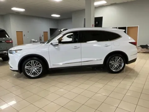 More photos of 2023 Acura MDX w/Advance Package at Acura of Overland Park, KS