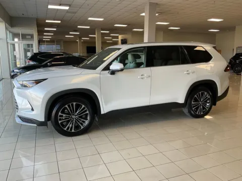 More photos of 2026 Toyota Grand Highlander Hybrid MAX Platinum at Acura of Overland Park, KS
