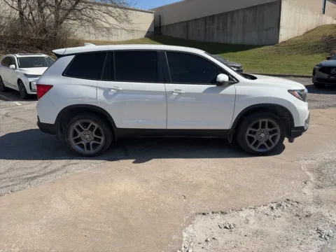 More photos of 2023 Honda Passport EX-L at Acura of Overland Park, KS