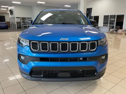 Photos of 2024 Jeep Compass Latitude for sale in Overland Park, KS at Acura of Overland Park