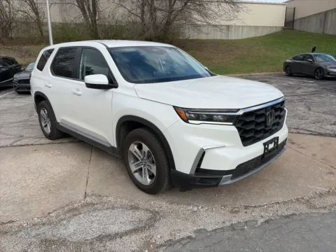 Another view of 2025 Honda Pilot EX-L for sale in Overland Park, KS at Acura of Overland Park