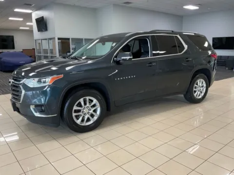 More photos of 2021 Chevrolet Traverse LT Cloth at Acura of Overland Park, KS