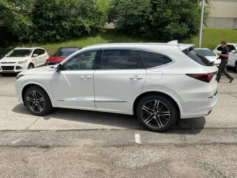 More photos of 2026 Acura MDX w/Advance Package at Acura of Overland Park, KS