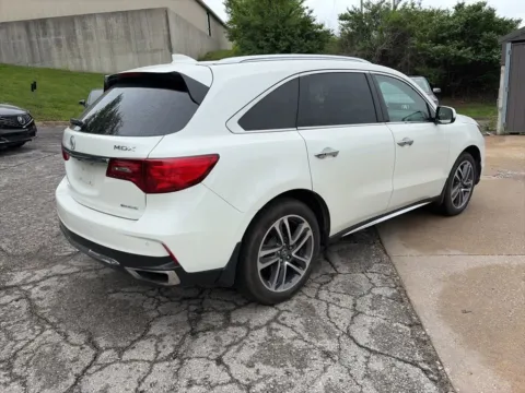 More photos of 2017 Acura MDX w/Advance Pkg at Acura of Overland Park, KS
