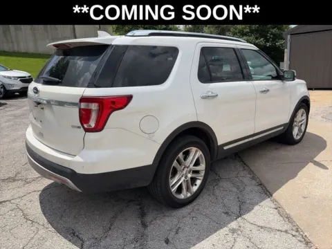 More photos of 2016 Ford Explorer Limited at Acura of Overland Park, KS
