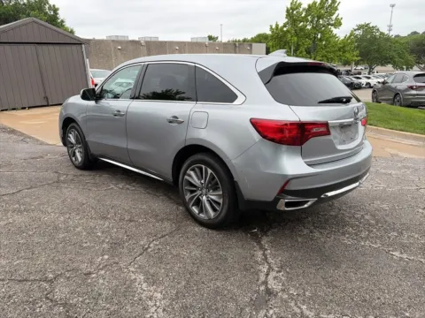 More photos of 2017 Acura MDX w/Technology Pkg at Acura of Overland Park, KS