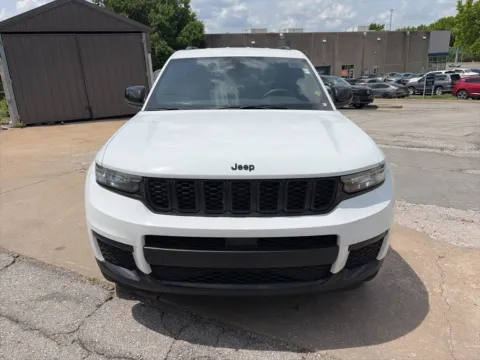 Photos of 2023 Jeep Grand Cherokee L Altitude for sale in Overland Park, KS at Acura of Overland Park