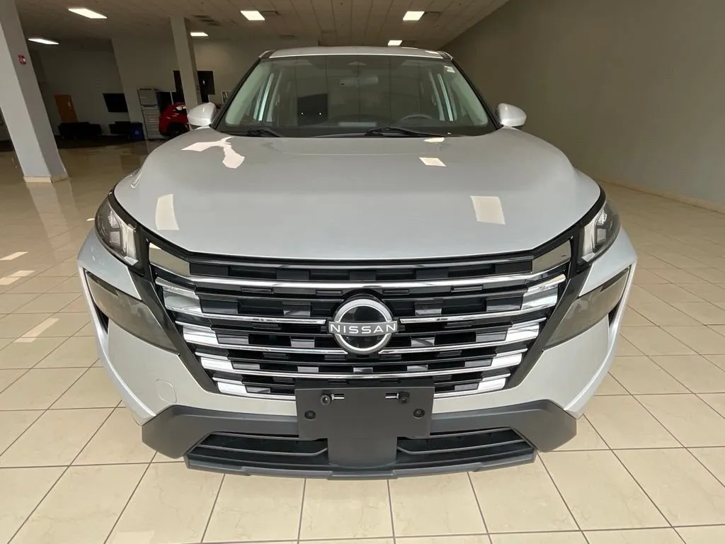 Used 2024 Nissan Rogue SV with VIN 5N1BT3BB5RC693543 for sale in Kansas City