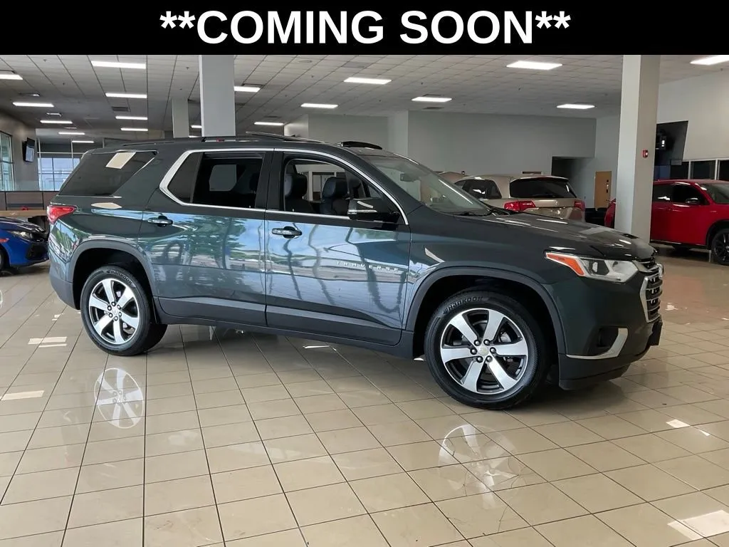 Used 2020 Chevrolet Traverse 3LT with VIN 1GNEVHKW4LJ194383 for sale in Kansas City