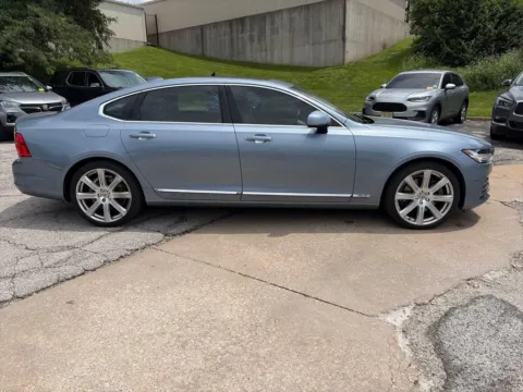 More photos of 2018 Volvo S90 Inscription at Acura of Overland Park, KS