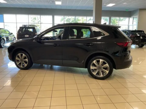 More photos of 2025 Ford Escape Platinum at Acura of Overland Park, KS