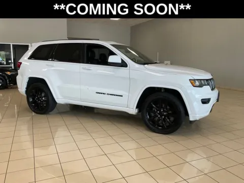 White 2017 Jeep Grand Cherokee Altitude for sale in Overland Park, KS