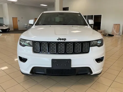 Photos of 2017 Jeep Grand Cherokee Altitude for sale in Overland Park, KS at Acura of Overland Park