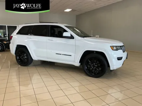 White 2017 Jeep Grand Cherokee Altitude for sale in Overland Park, KS