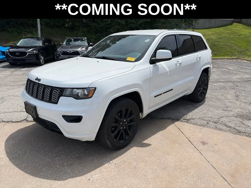 2017 Jeep Grand Cherokee Altitude 4WD's photo