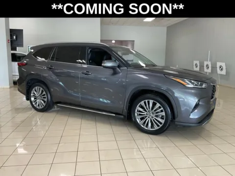 Gray 2022 Toyota Highlander Platinum for sale in Overland Park, KS