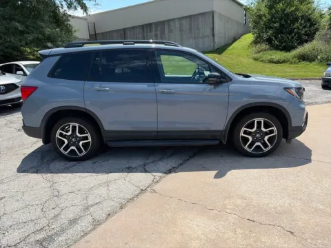 More photos of 2023 Honda Passport Elite at Acura of Overland Park, KS
