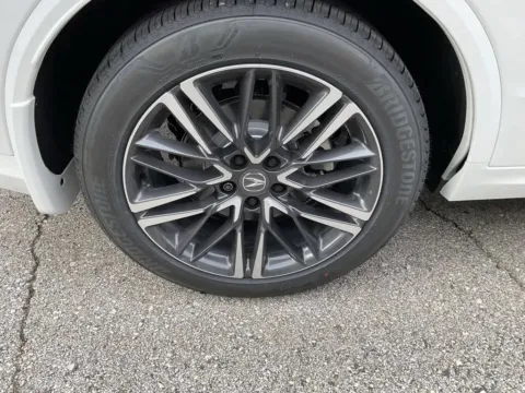 More photos of 2026 Acura MDX w/Advance Package at Acura of Overland Park, KS