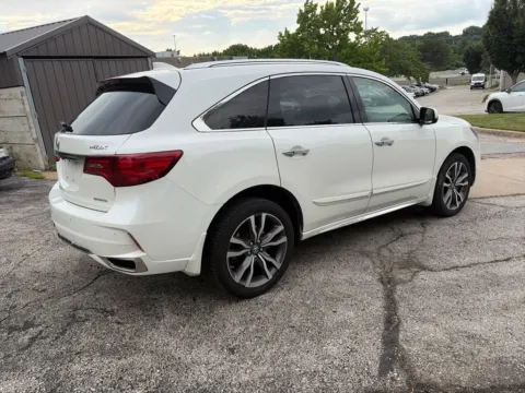 More photos of 2019 Acura MDX w/Advance Pkg at Acura of Overland Park, KS