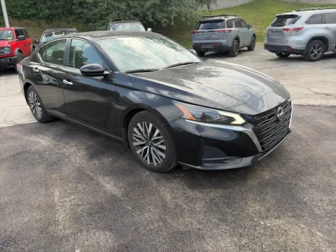 Another view of 2023 Nissan Altima 2.5 SV for sale in Overland Park, KS at Acura of Overland Park