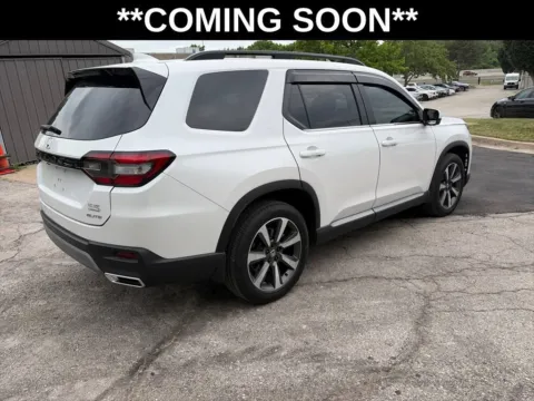 More photos of 2023 Honda Pilot Elite at Acura of Overland Park, KS