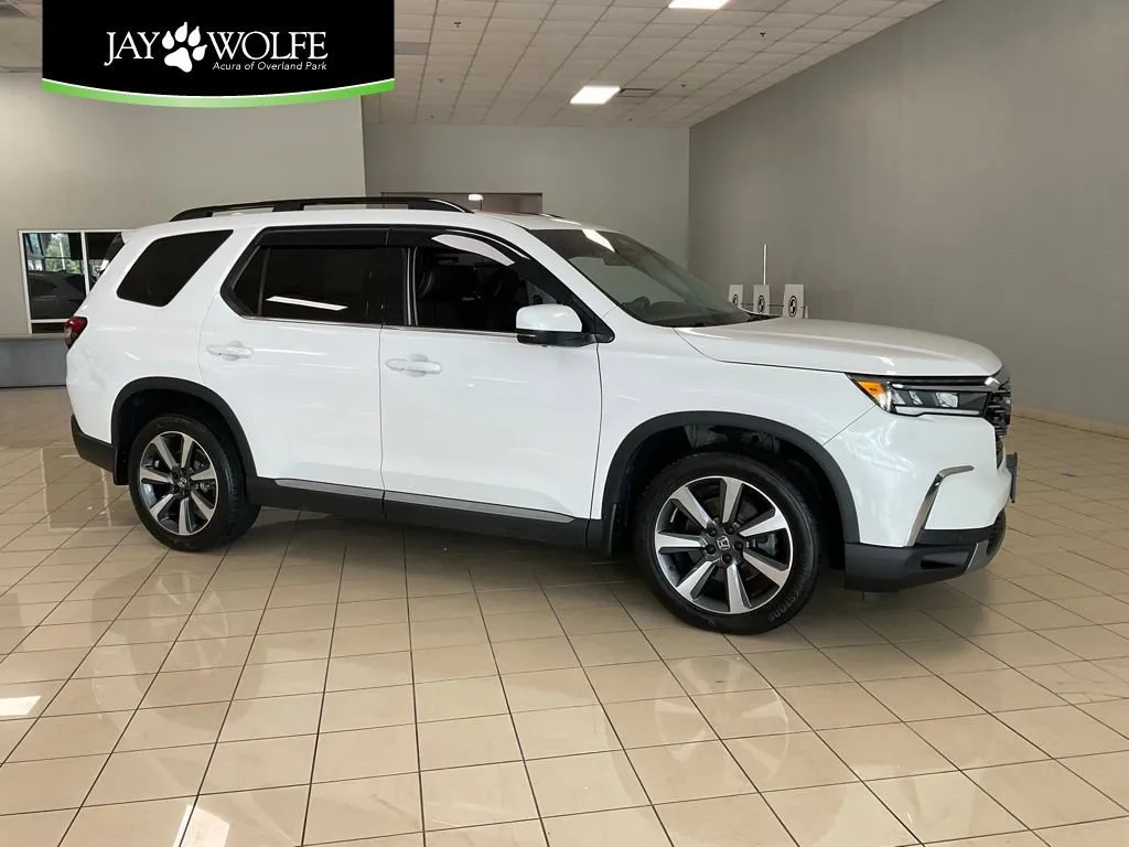 Used 2023 Honda Pilot Elite with VIN 5FNYG1H87PB039260 for sale in Kansas City
