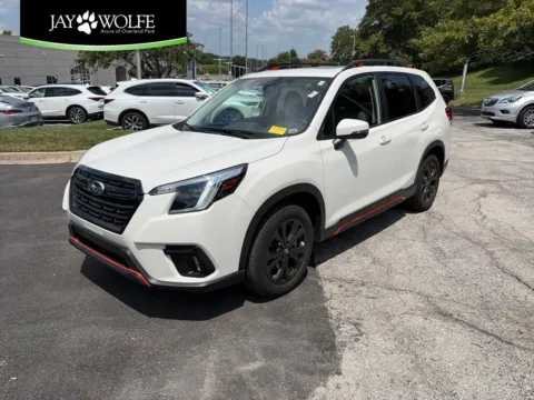 White 2024 Subaru Forester Sport for sale in Overland Park, KS
