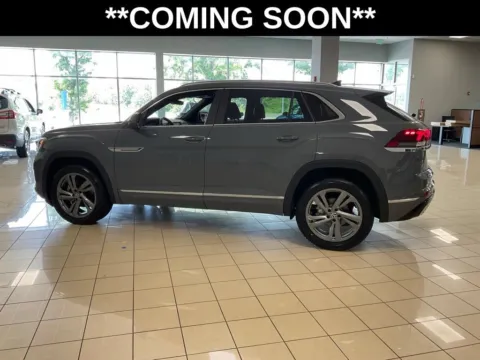 More photos of 2024 Volkswagen Atlas Cross Sport 2.0T SEL R-Line at Acura of Overland Park, KS