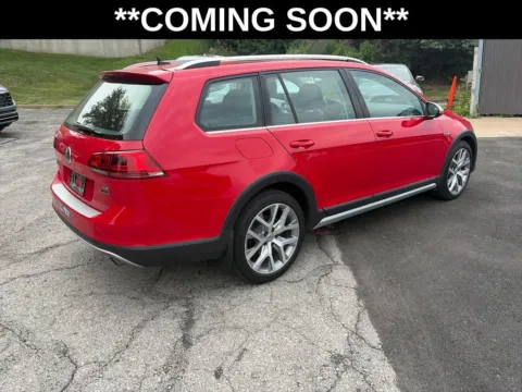 More photos of 2017 Volkswagen Golf Alltrack SEL at Acura of Overland Park, KS