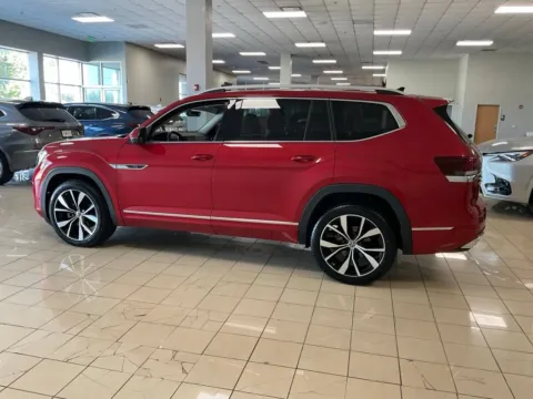 More photos of 2025 Volkswagen Atlas 2.0T SEL Premium R-Line at Acura of Overland Park, KS
