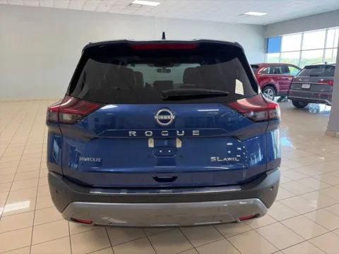 More photos of 2023 Nissan Rogue SL at Acura of Overland Park, KS