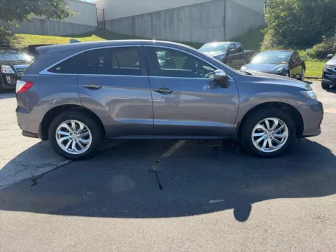 More photos of 2017 Acura RDX at Acura of Overland Park, KS