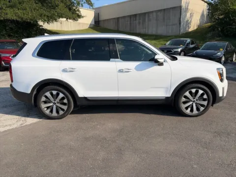 More photos of 2021 Kia Telluride S at Acura of Overland Park, KS