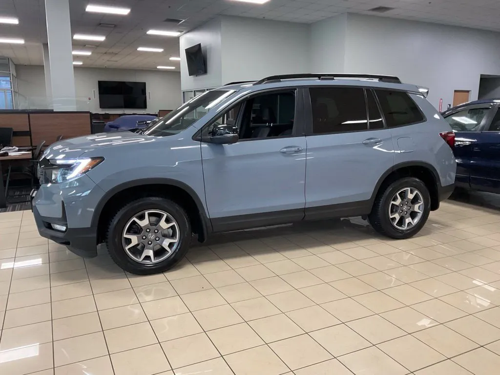 HONDA イーハートーブ ガソリンタンク シルバー/ブルー Used 2022 Honda Passport TrailSport for sale in Overland Park, KS