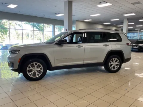 More photos of 2022 Jeep Grand Cherokee L Limited at Acura of Overland Park, KS