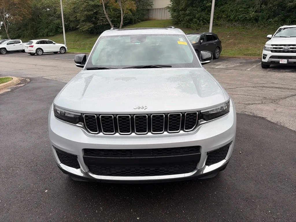 Used 2022 Jeep Grand Cherokee L Limited with VIN 1C4RJKBG5N8588254 for sale in Kansas City