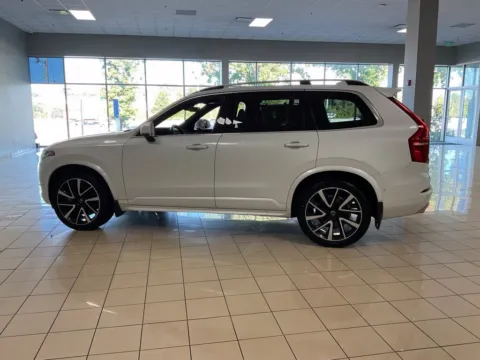 More photos of 2019 Volvo XC90 Momentum at Acura of Overland Park, KS