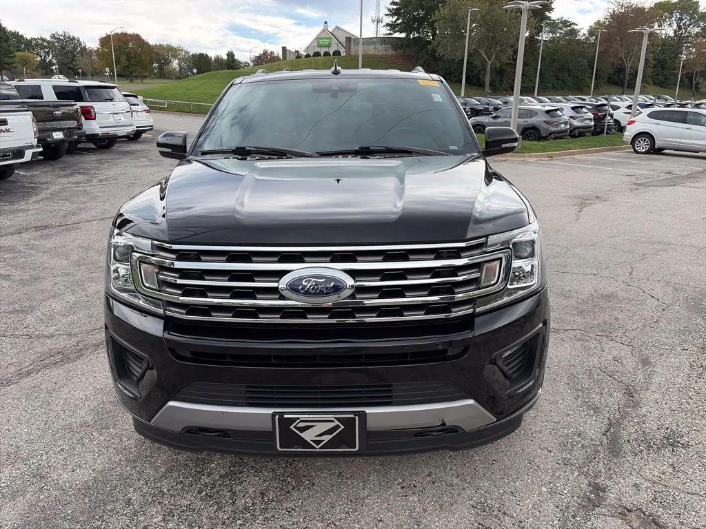 Used 2019 Ford Expedition XLT with VIN 1FMJK1JT6KEA10322 for sale in Kansas City
