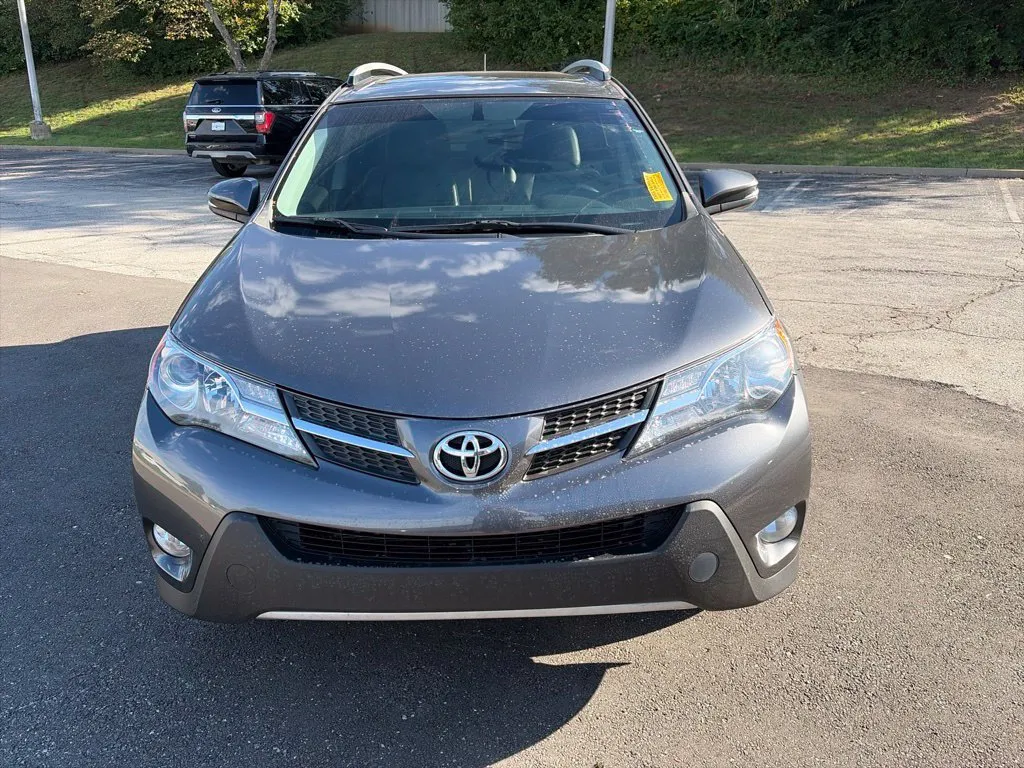 Used 2014 Toyota RAV4 XLE with VIN 2T3RFREV1EW149261 for sale in Kansas City