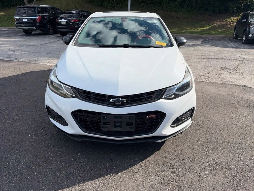 Used 2018 Chevrolet Cruze LT with VIN 3G1BE6SM6JS635756 for sale in Kansas City
