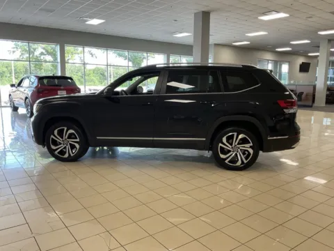 More photos of 2023 Volkswagen Atlas 3.6L V6 SEL at Acura of Overland Park, KS