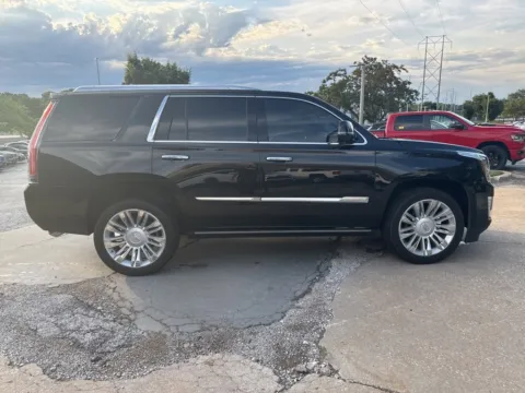 More photos of 2018 Cadillac Escalade Platinum at Acura of Overland Park, KS