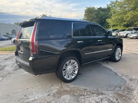 More photos of 2018 Cadillac Escalade Platinum at Acura of Overland Park, KS