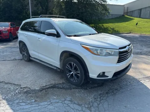 Another view of 2016 Toyota Highlander XLE for sale in Overland Park, KS at Acura of Overland Park