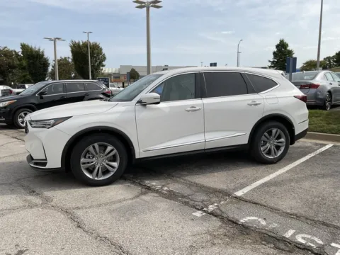 More photos of 2026 Acura MDX at Acura of Overland Park, KS
